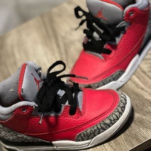 Jordan 3 Retros Red/Black/Gray children size 11c